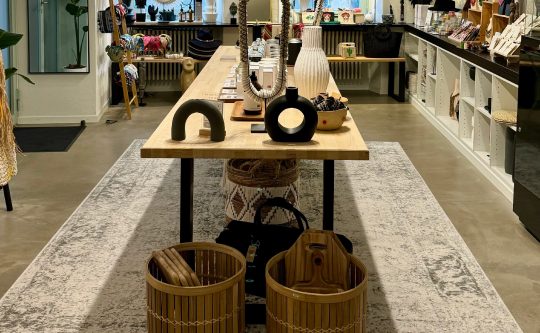 Alpa Concept Store . 2
